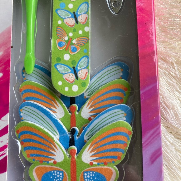 - NIP Butterfly Nail Manicure Grooming Kit 7 Pc Set🩵💚💙💜💛💜💙💚🩵 - Picture 3 of 8